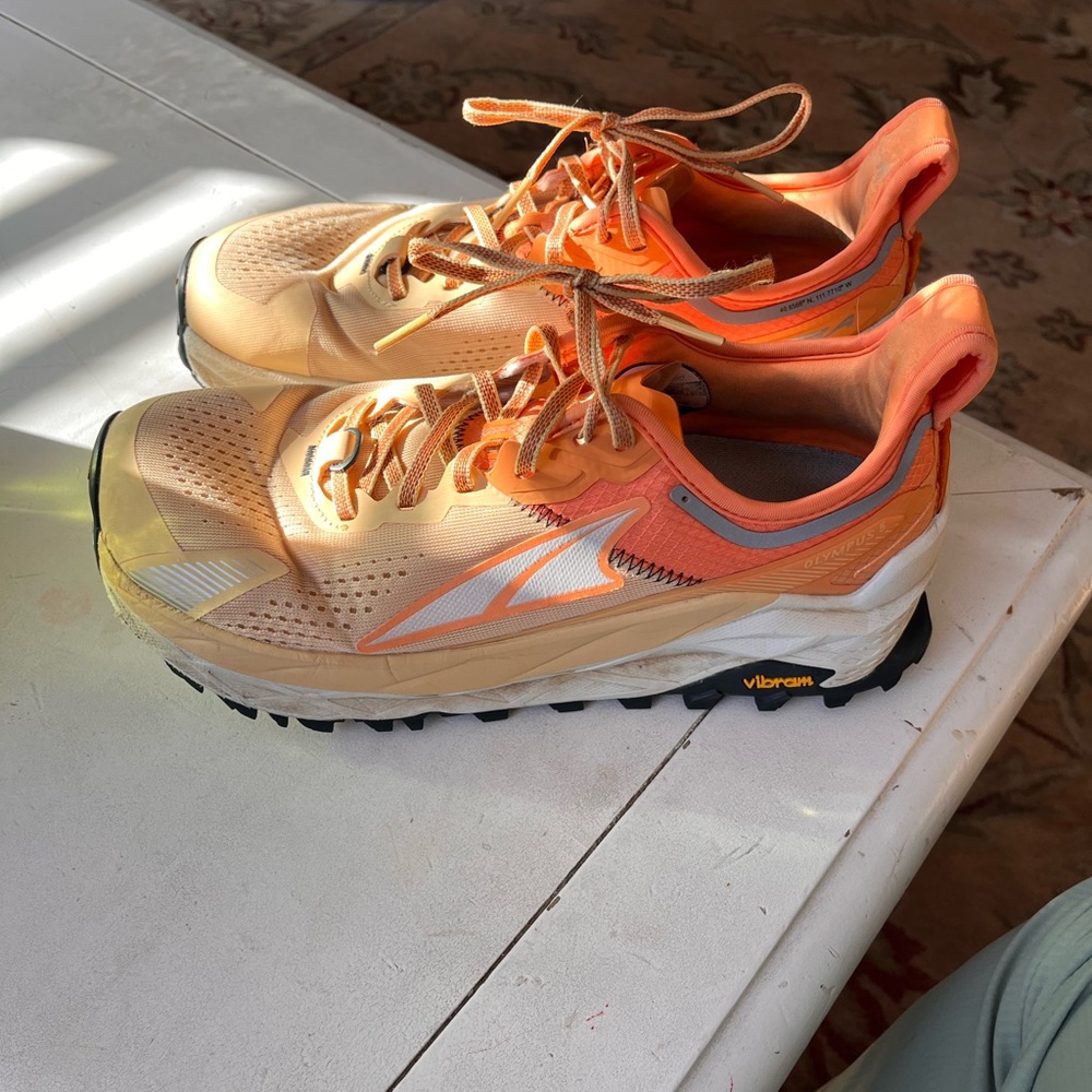 Altra Olympus 5 trail running shoes women’s 9.5